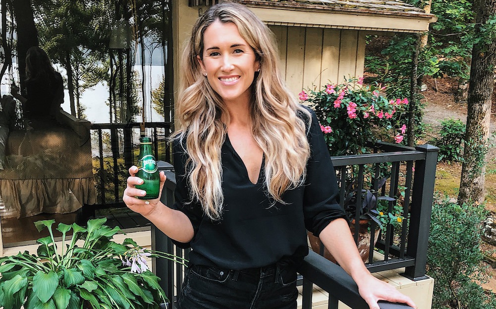 7 benefits of drinking more water featured by top US wellness blogger, Elizabeth Finch Wellness.